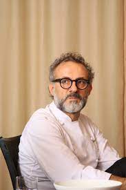 レストラン熱中派 27 先日 たまたま首にかけていたチャームを日本橋のイタリアンシェフに自慢してみた これ 今年世界一のレストランになった オステリア フランチェスカーナ のマッシモシェフにも オステリア シェフ マッシモ