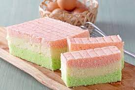 Penjelasan lengkap seputar resep bolu kukus anti gagal dan bantet. Resep Bolu Pelangi Kukus Santan Yang Empuk