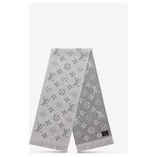 Louis vuitton authentisch monogramm echarpe capri 100% seide fransen schal grau. Louis Vuitton Logomania Schal M 74742 Schals Wolle Grau Ref 235528 Joli Closet