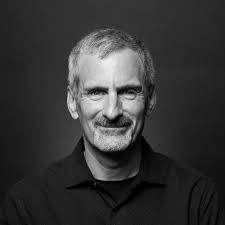 Paul Slaby's Instagram, Twitter & Facebook