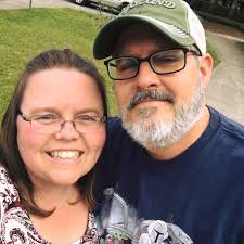 Handheld radio range extension with pole antenna