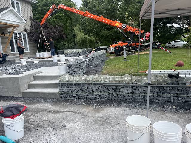 Mur de soutènement réalisé en gabions remplis de pierres
