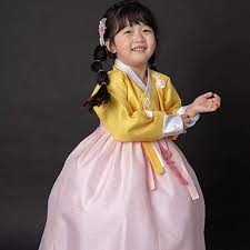 Korean Hanbok Girl Traditional Clothing Dress Baby Girls Clothes Birthday New Year Party Festival In 2020 Baby Girl Dresses Korean Traditional Dress Girl Outfits