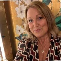 Deb Vickers's Instagram, Twitter & Facebook