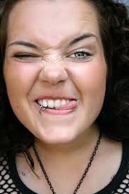 Potret Nakal Dan Suka Bermain Si Rambut Coklat Bodoh Dan Gambar Untuk Muat  Turun Percuma