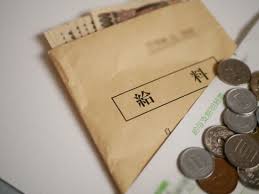 ローソンでは給料の前借りは可能 どうしてもお金がない時の対処法は 借入のすべて
