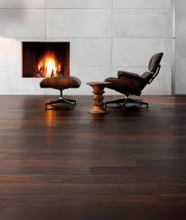 Le bois de wengé (connu sur les autres noms: Parquet Massif Wenge 15 X 90 Mm