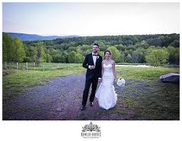 Rustic Catskills Barn Wedding Tannersville Ny Sharlene Jared Hudson Valley Wedding Photographer Hudson Valley Wedding Photographer Barn Wedding Hudson Valley Wedding