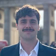 Un año en Educabot que aparentaron varios más.