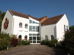 In unserem modernen, behindertengerechten gemeindehaus fühlen sich viele gemeindegruppen wohl. Martin Luther Haus Ev Luth Christuskirchengemeinde Wiesbaden Eine Gemeinde Der Selk