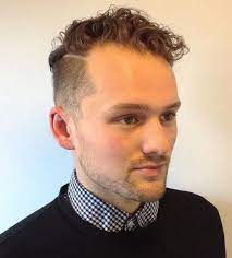 Curly Hairstyles For Men 40 Ideas For Type 2 Type 3 And Type 4 Curly Hair Coiffure Bouclee Coupe De Cheveux Moyenne Coupe De Cheveux Barbe