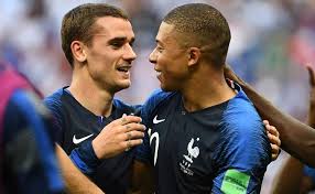 « l'ambition, c'est l'endroit vers lequel on se sent capable d'aller. Arhivy Kilian Mbappe Slon