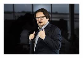 Samen met zijn zakenpartner joris ide nam hij 74 procent van de aandelen over en werd zo de nieuwe voorzitter van rsc anderlecht. Coucke Kan Niet Aan Zijn Geld Door Perrigo De Standaard Mobile