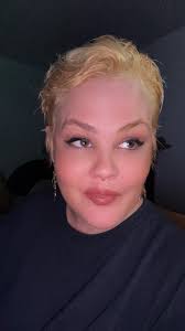 Hey all! New to the group. I have bipolar 2 and have had this diagnosis for  about a decade now. I've been successfully medicated for a year now but  still have my