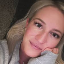 Candace Kotowicz (@candace_in_colour) • Instagram photos and videos