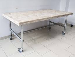 Esstisch Im Industriedesign Mit Rollen Tisch Mit Rollen Mobel Landhausstil Hausmobel