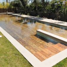 Like That You Can Cover Or Put The Pool Away When You Re Not Using It Convierte Esta Modern Garden Mo In 2020 Small Backyard Pools Backyard Backyard Pool Designs
