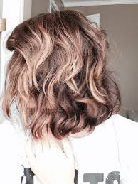 Bubble Wand Curls On Short Hair Loving The Bubble Wand Only Takes 5 Minutes Just Curl The Top L How To Curl Short Hair Wavy Beach Hair Short Hair Balayage