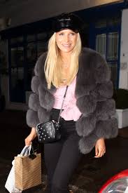 Lottie moss's bio and a collection of facts like bio, net worth, age, facts, wiki, tattoo, model, mum, parents, loses chihuahua, kate moss's sister, clothing, pacsun, nude, bath, affairs, boyfriend, news, gossip, famous for, bathtub, family, siblings and more can also be found. Lottie Moss And Kate Moss Celebrate Lotties 20th Birthday In Chelsea Celebmafia