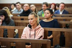 Pásztor anna megmutatta, hogy visszakapta a gimis hasfalát, metzker viktória jakuzziból osztott meg képet palvin barbara a maszkviselést, mádai vivien kedvenc melltartóját reklámozza dekoltáltan tóth. Index Belfold Ongyilkossagot Kovetett El Pasztor Anna Zaklatoja