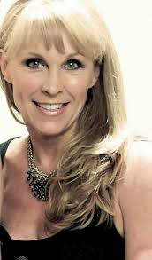 Brooklyn Allman على X: "this is my beautiful mother she is my mom and shes  also my manager she manages my band picture me broken.  http://t.co/7dbE8c8Yg9"