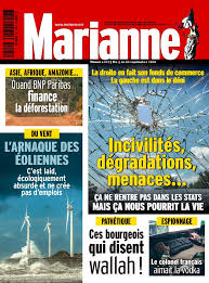Marianne se penche par le fentre avant droite. Panorama Marianne