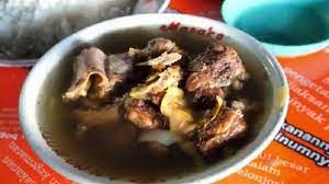 Sop konro khas makassar merupakan sup yang berbahan dasar tulang rusuk iga sapi atau kerbau. Travel Update Cicipi Bebalung Kelebet Sop Tulang Iga Khas Lombok Yang Bercita Rasa Pedas Tribun Travel
