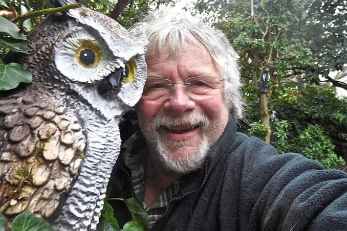 Bill Oddie, wildlife presenter and comedian, dies aged 85 | The Leader