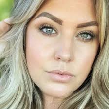 Amber Vaughn (amberellie25)