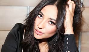 Shay Mitchell. Social media surprise .