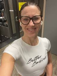 Friday morning vibe… a heavy glutes and hamstrings workout done 🙂 Have a  lovely weekend 🥰