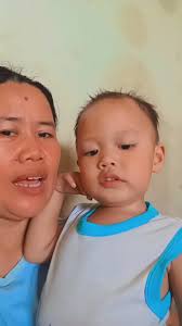 Si Boru bersama kakak Agus