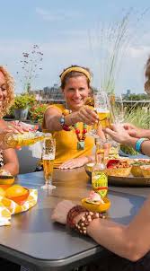 Sommerfest Gartenparty Auf Der Terrasse Gartenmobelset Sophie Von Hartmann Gartenparty Gartenmobel Sommerfest