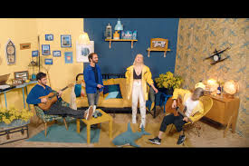 Boulevard des airs enchaîne aux côtés de vianney le temps de leur nouveau clip « allez reste » à découvrir de toute urgence ! Boulevard Des Airs Et Lunis Devoilent Le Clip De Bruxelles