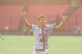 Luis rodríguez, el pulga para todos los futboleros, lo hizo: La Pulga Rodriguez Debuto Con Gol En Colon Y Le Dio Una Mano A Belgrano Futbol La Voz Del Interior
