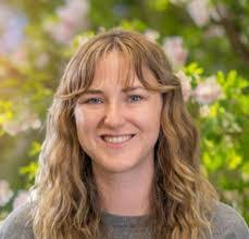 Stephanie Bragdon's Instagram, Twitter & Facebook