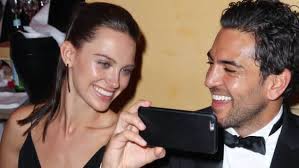 Elyas m'bareks neue freundin julia ist schlau und schön. Elyas M Barek Und Freundin Julia Darum Sind Sie Ein Echtes Traumpaar