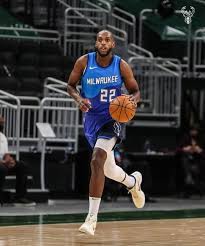 Plus, watch live games, clips and highlights for your favorite teams! Khris Middleton Girlfriend Samantha Dutton Age Height Instagram