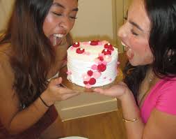 Happy Galentines to us💗❤️🤍 Love y'all!!! @_.andrea.a._ @bethanyhanky 😘