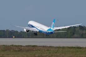 Inside the world's most luxurious 787 dreamliner. Pilots Give A 10 To Boeing S 787 10 Dreamliner Jet After First Test Flight Geekwire