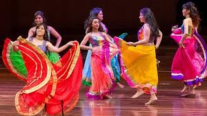 It is fast and active, and the dancers have some amazing vibrantly coloured costumes making it a true delight to watch. Bollywood Dance Show In Goa Artists And Dancers In Goa
