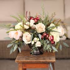 Before you buy a bouquet﻿, check out these flower meanings for popular blooms like roses, tulips, lilies, and peonies, to make sure you send the right message. Happy Holidays Flower Arrangements Flower Centerpieces Floral Arrangements