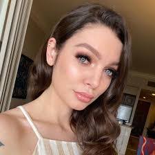 Kasey Leonard's Instagram, Twitter & Facebook