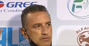 دموع مدرب الفيصلي شاموسكا بعد وفاة مدرب شباب الهلال فيديو incoming call screenshot incoming call