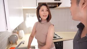 翔田千里】ノーブラおっぱいを息子に触れられて欲情オナニー！久しぶりの感覚に女を取り戻してしまったお母さんの完熟乳首 | エッチな写真