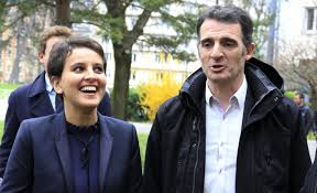 Il a ajouté que des plongeurs avaient fait des recherches dans les lacs aux alentours, pour l'instant en vain. Trissotin Visionnaire Causeur