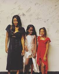 Golden Brooks Attends The Darkest Minds Premiere With Her Daughter And Friend