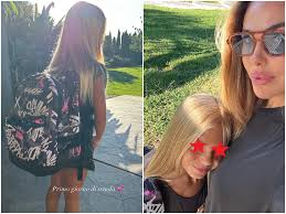Primo giorno di scuola e selfie per una tenerissima mamma Ilary Blasi e la piccolina di casa, Isabel, biondissima e bellissima come mamma Ilary e la sorellona oramai Chanel Buona scuola a