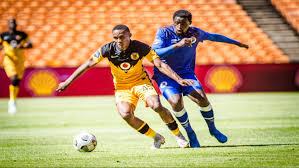 Kaizer chiefs's ngcobo puts across an outswinging corner from the left. Gn Wowzlna Ym