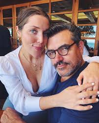 It seems like just yesterday we were all in vegas celebrating Christmas  together. How time flies! From brats to brilliance 😂 Love my kids!